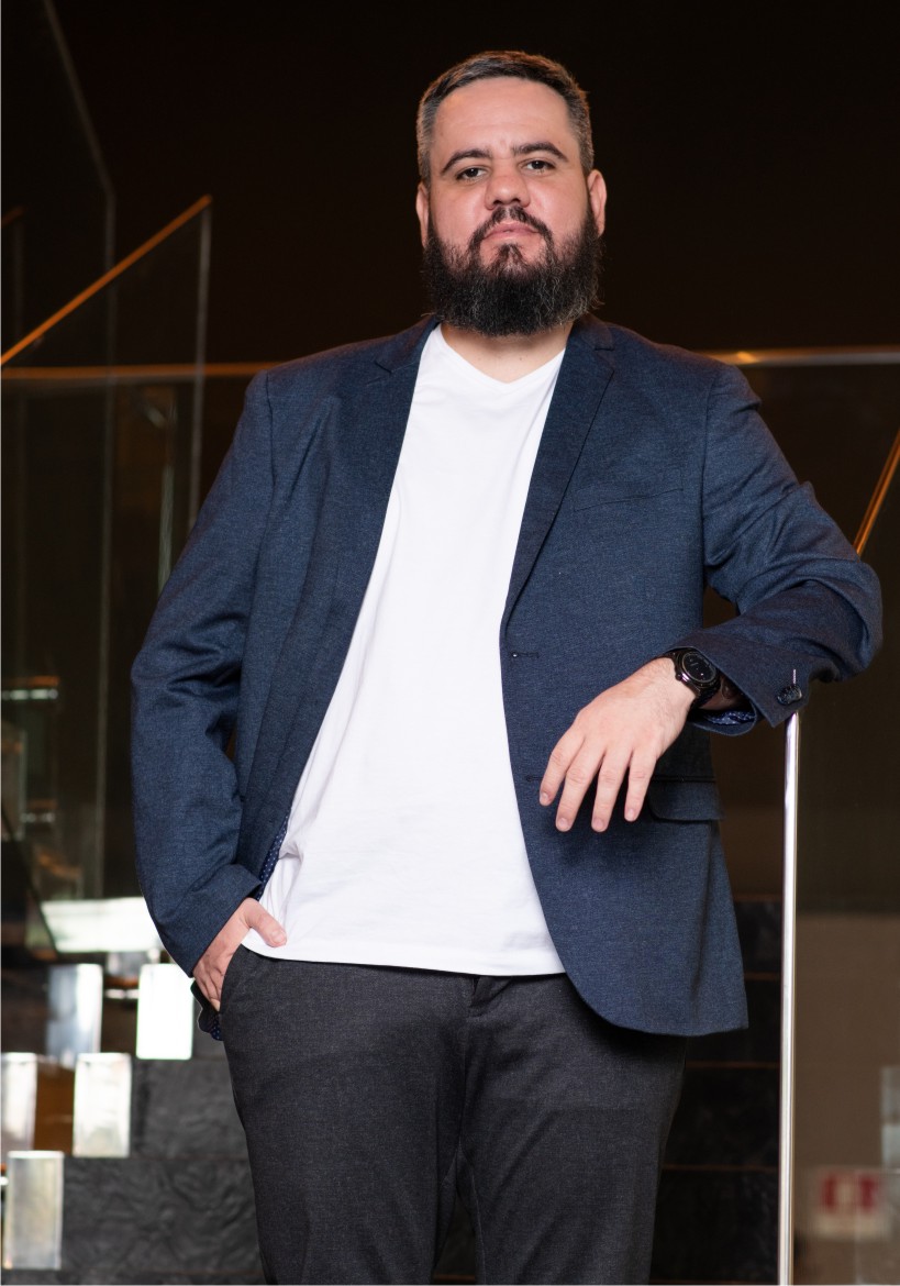 CARREIRA: VITOR RIBEIRO EM SEU MELHOR MOMENTO - Revista Mensch
